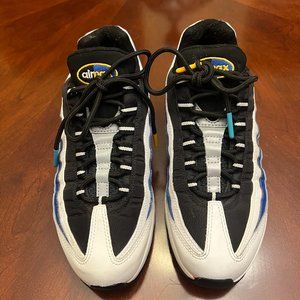 Nike Air Max 95 SE Windbreaker Multi-Color AJ2018-123 Active wear. Size 6